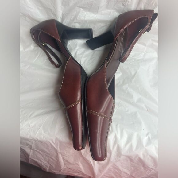 M.Patrick Wine Low Heel Shoe - Picture 3 of 11